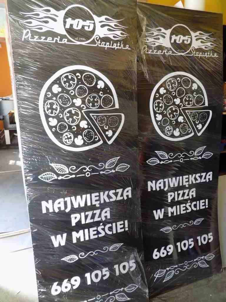 tablice reklamowe na plexi