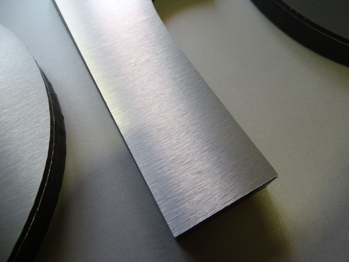 aluminium szczotkowane jak wygląda płyta dibond warstwowa płyta