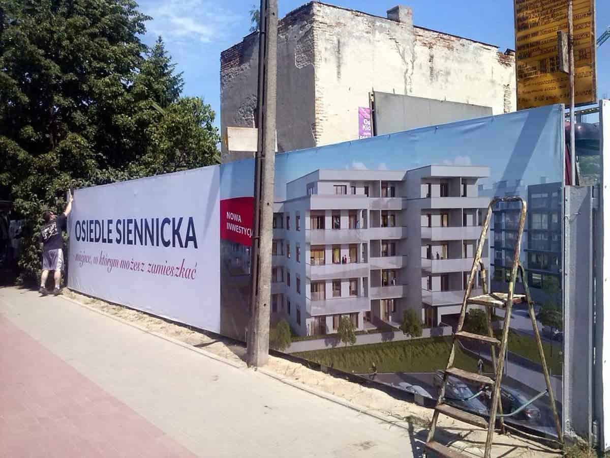 montaż banera reklamowego na ogrodzeniu w mińsku mazowieckim 14