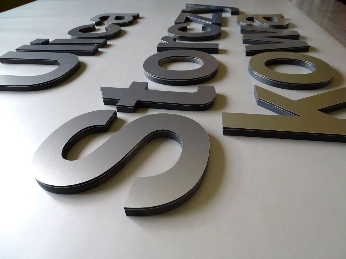 napisy przestrzenne ozdobne oznakowanie litery 3D nieświecące na ścianę