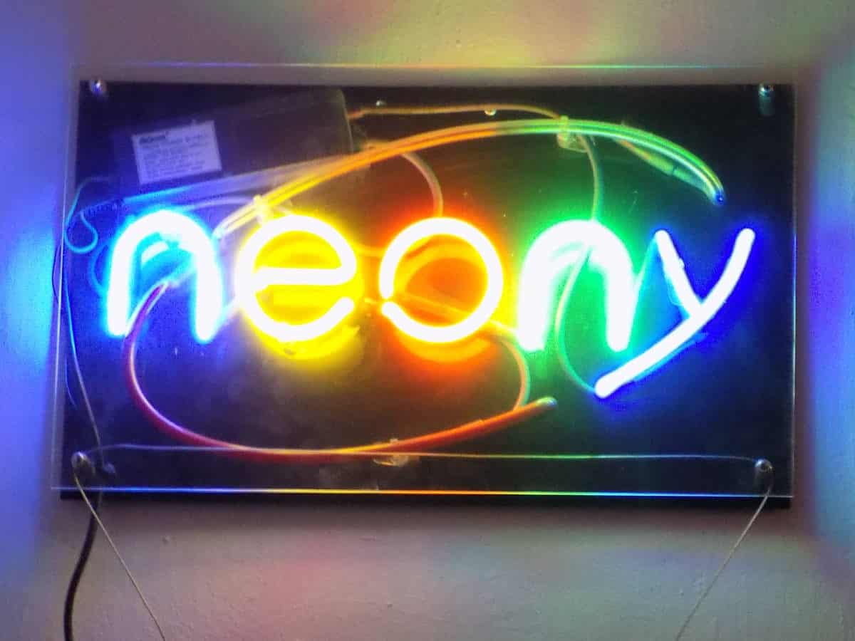 neon na sciane neony ze szkła