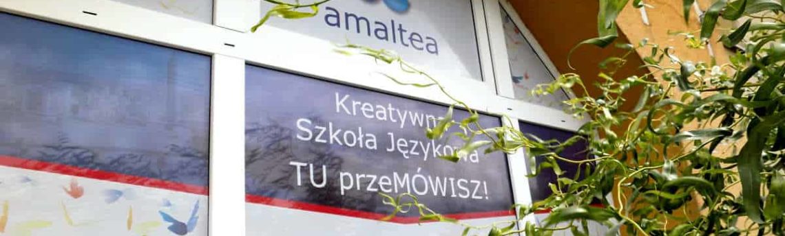 Reklama na szyby witryny