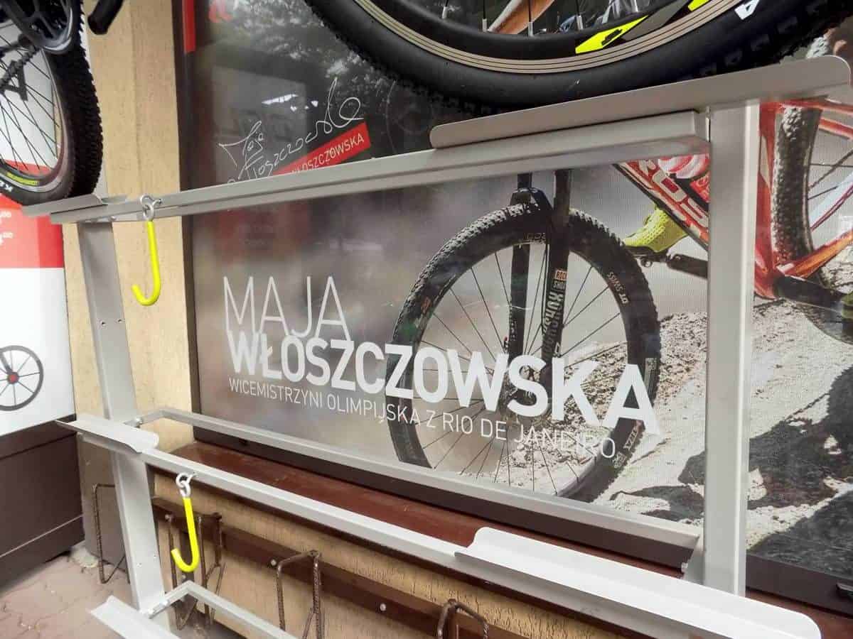 folia dziurkowana owv na szyby sklepu w mińsku maz