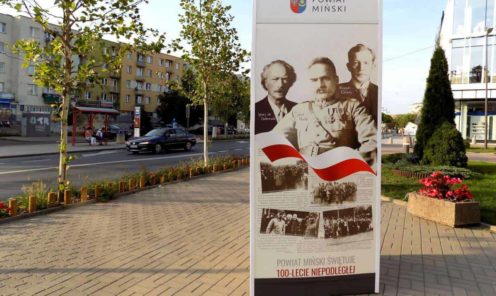 tablica reklamowa do ekspozycji plakatów stojak powiat miński