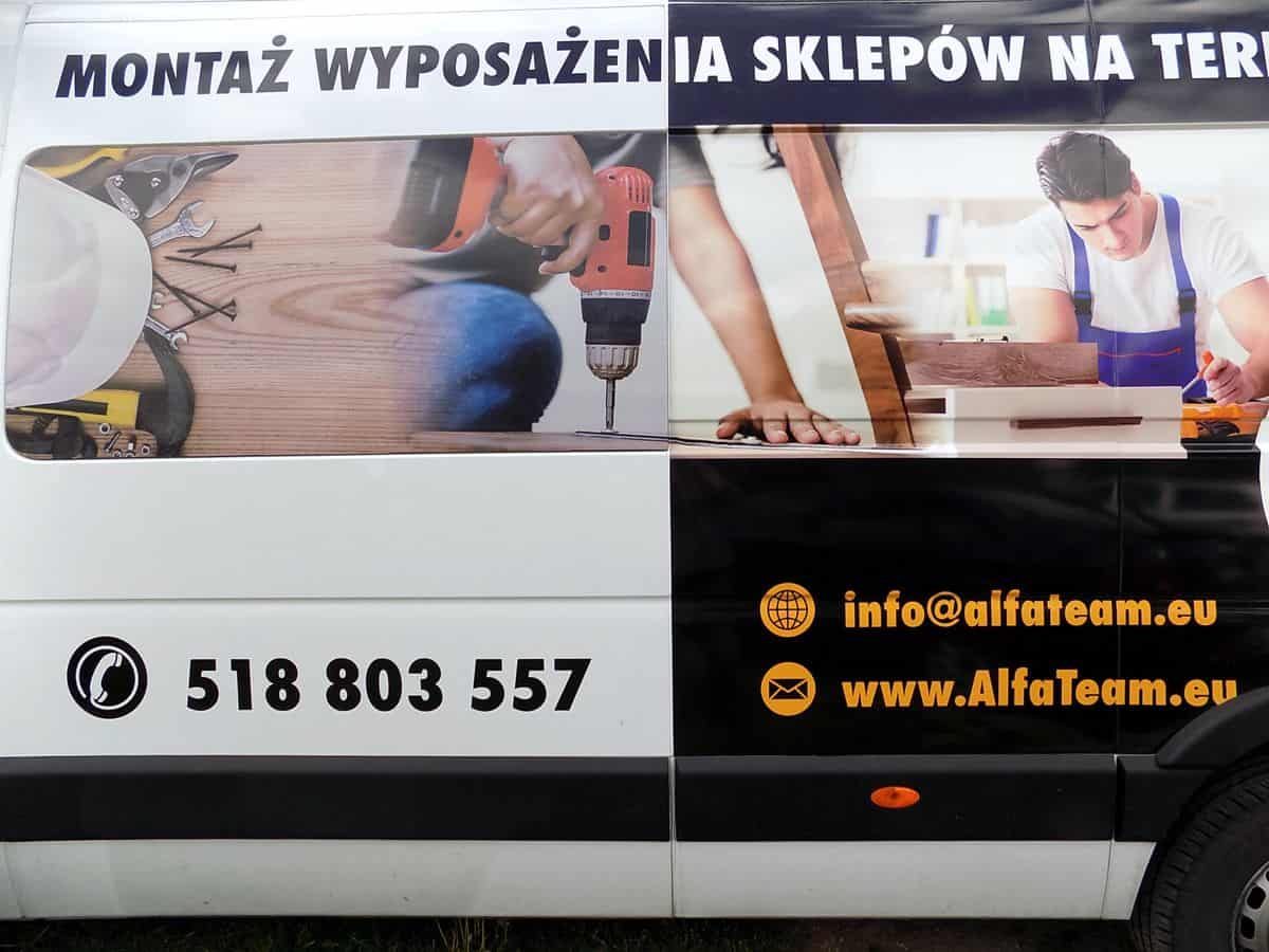 reklama na samochód dostawczy - naklejanie reklamy firmowej na auto