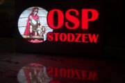 szyld podświetlany kaseton zewnętrzna reklama straży pożarnej OSP oznakowanie budynu