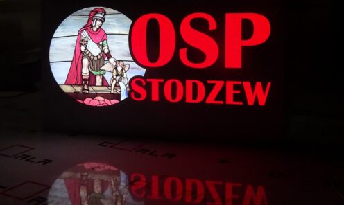 szyld podświetlany kaseton zewnętrzna reklama straży pożarnej OSP oznakowanie budynu