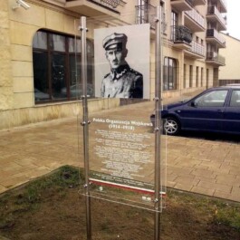 Tablica ku czci Polskiej Organizacj Wojskowej w Mińsku Mazowieckim