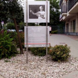 Tablica pamięci malarza Rajmunda Giersza w Mińsku Mazowieckim