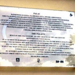 tablica plexi grawerowana na dystansach Pałac w Mińsku Maz