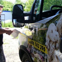 oklejanie samochodu folią laminowaną