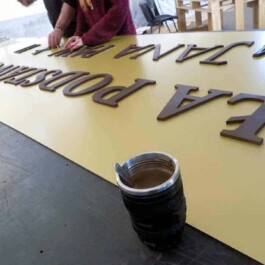 pracownia reklamy litery przestrzenne na szyld z dibondu