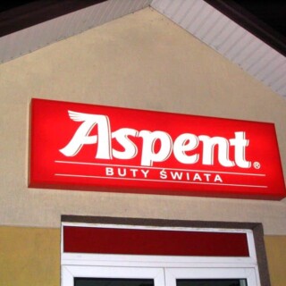 kaseton relamowy z profilu aluminiowego pleksiglasu opal