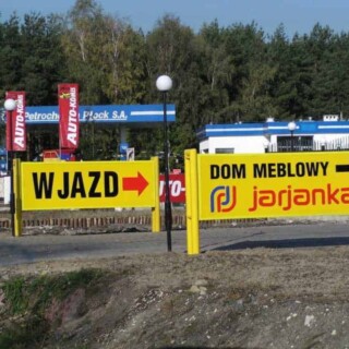 kasetony reklamowe wolnostojące kierunkowe