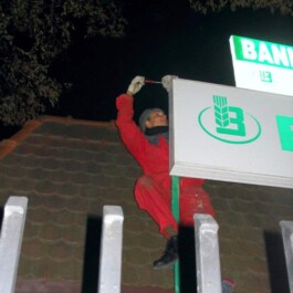 montaż reklamy świetlnej w halinowie