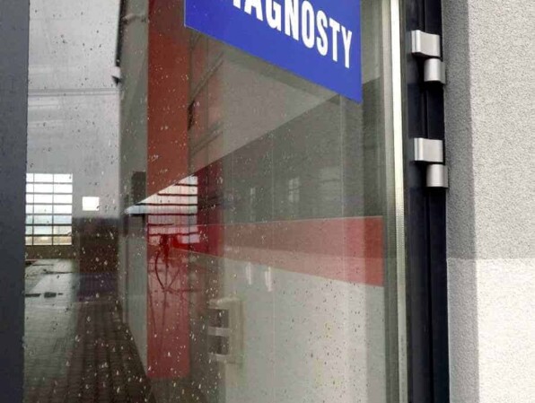 naklejki na drzwi sklepowe w jakubowie