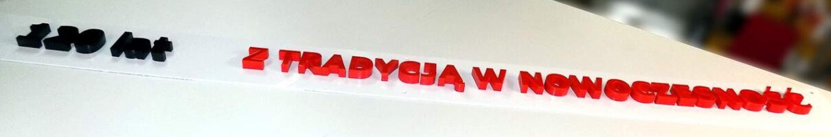 napis litery przestrzenne hasło reklamowe
