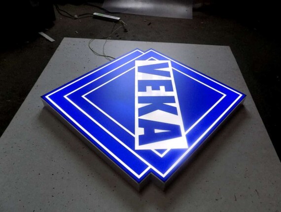 produkcja kasetonu podświetlanego LED
