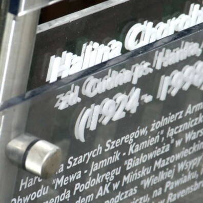 3D litery pleksi przestrzenne napisy na tablicy plexi