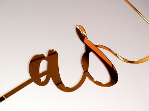 Złote litery lustrzane pleksi cięte reklamy logo