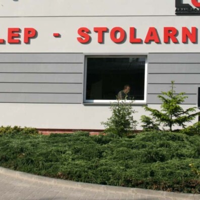 litery na budynek 3D ze styroduru malowane