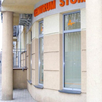 litery przestrzenne napis na budynek