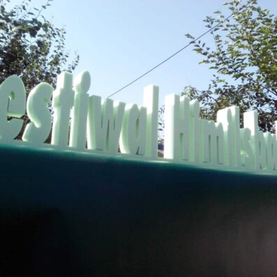 litery przestrzenne stojące wycięte ze styroduru