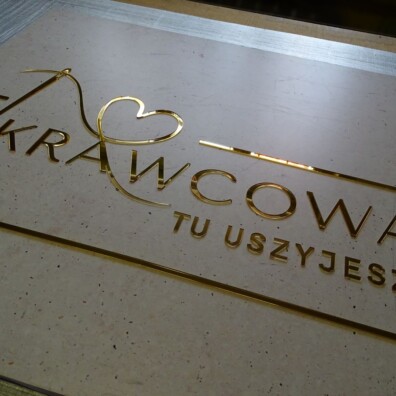 logo na ścianę pleksi cięte lustro złote