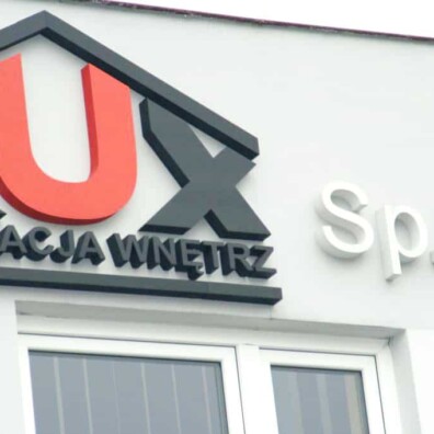 logotyp przestrzenny styrodur na ścianę