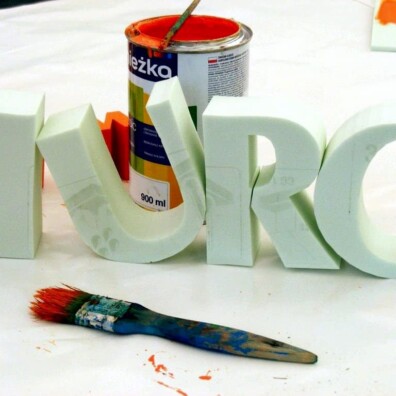 malowanie liter ze styroduru farba nieagresywna