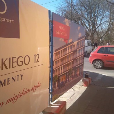 montaż banera reklamowego na ogrodzeniu w mińsku mazowieckim 7