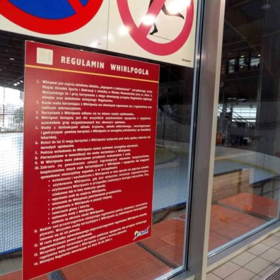 naklejka na szybę oznakowanie basenu mosir mińsk