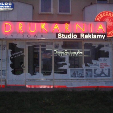 napis przestrzenny neon na literach 3D PCV