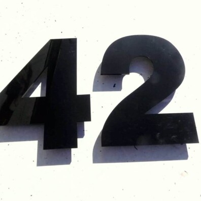 numer na budynek cyfry czarna pleksi