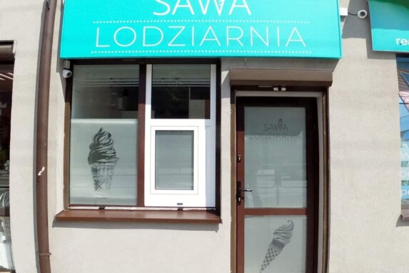oklejanie szyby folią szronioną reklama cukierni w mińsku 10