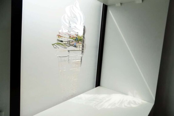 oklejanie szyby folią szronioną reklama cukierni w mińsku 7