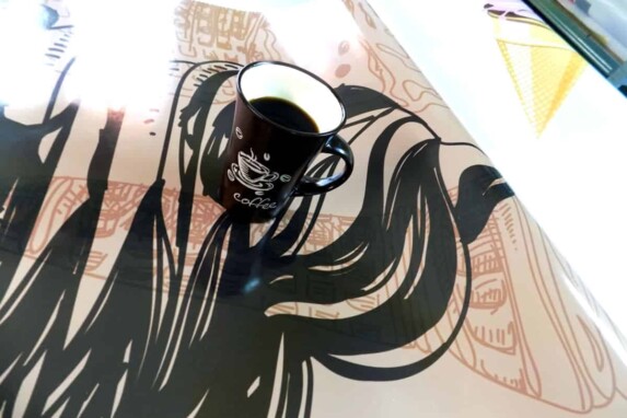 oklejanie szyby folią szronioną reklama cukierni w mińsku 9