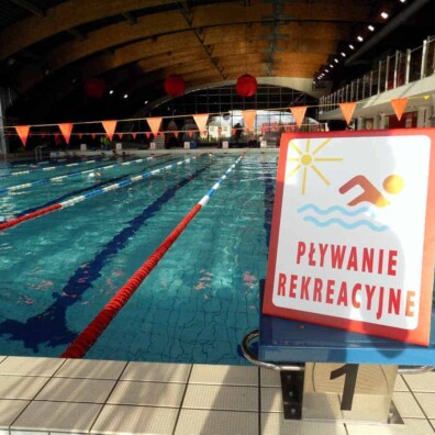 stojak potykacz z grafiką oznakowanie na basen mosir