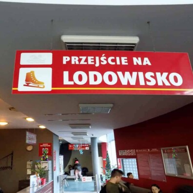 tablica z dibondu podwieszana lodowisko w minsku maz