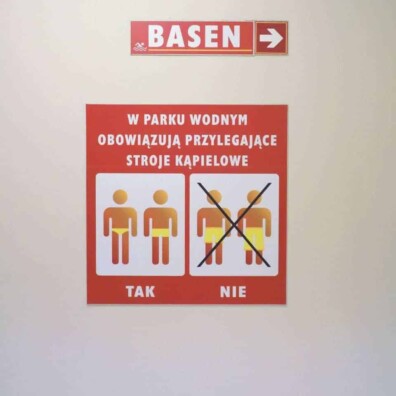 tablice pcv oznakowanie w budynku mosir mmz