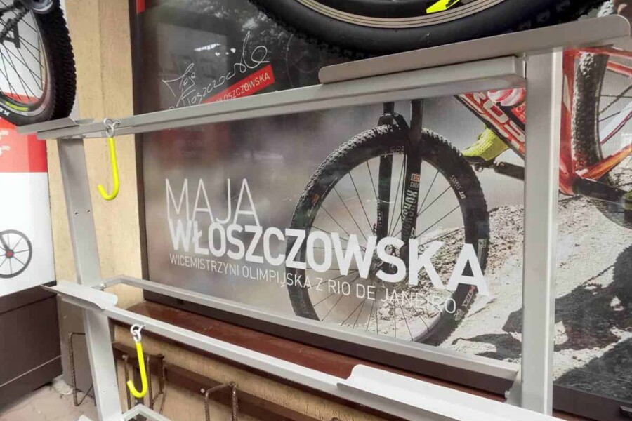 folia dziurkowana owv na szyby sklepu w mińsku maz