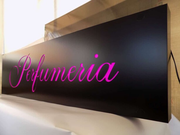 kaseton reklamowy lightbox lico frezowany dibond
