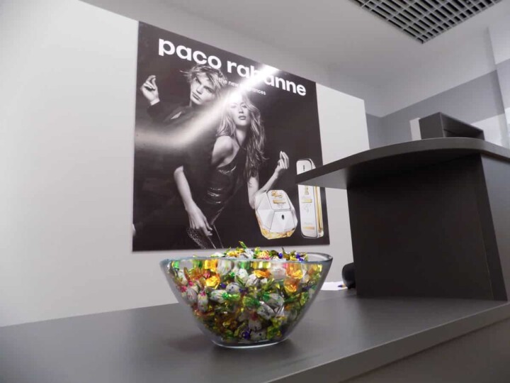 reklama na ścianę druk na PCV