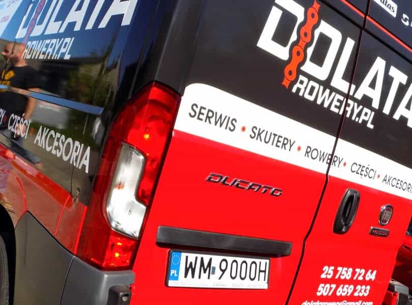 samochód oklejony folią samoprzylepną 3M