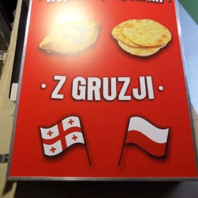 kaseton reklamowy dla piekarni gruzinka