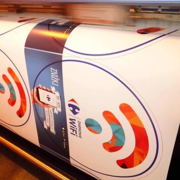 drukowanie plakatu reklama sieci carrefour mińsk