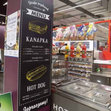tablica reklamowa z tworzywa pcv na ścianę carrefour mińsk 1