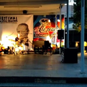 banerowa tkanina winylowa jako dekoracja sceny 2