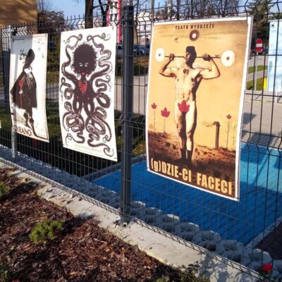 wystawa uliczna Mińsk Kaja kopie plakatów na PCV