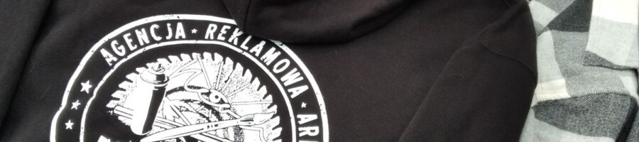 Bluza z nadrukiem logo odzież reklamowa